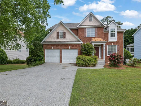 2988 Belfaire Lake Dr, Dacula, GA 30019