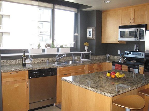 3rd image of 260 King St Unit 1101