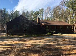 971 McCune Rd, Crewe, VA 23930