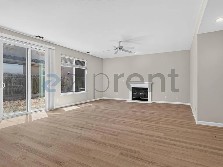 166 Barcelona Dr — Photo 14