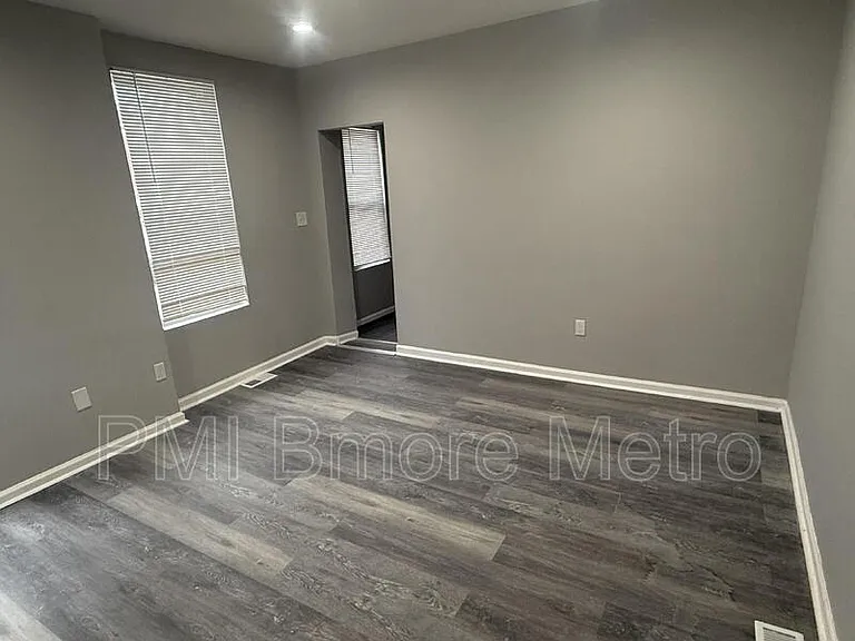 2643 E Madison St #B — Photo 16