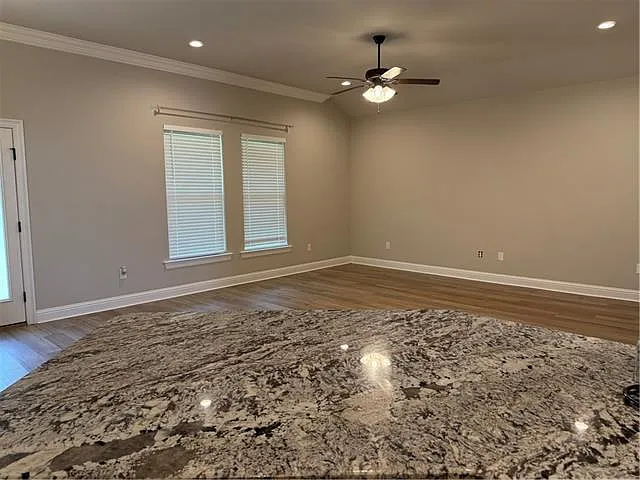 557 Claiborne Trails Dr — Photo 9