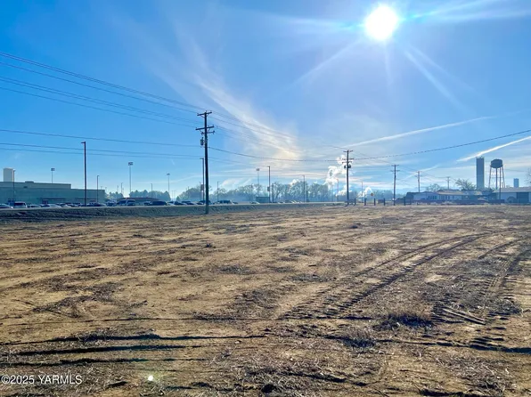 Nka Ward Rd, Toppenish, WA 98948