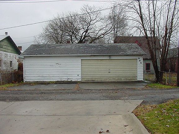 3rd image of 202 Hirn St