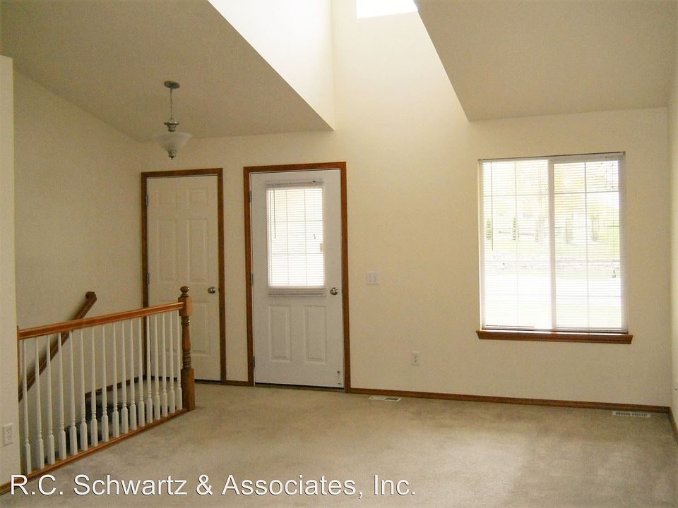 2nd image of 1201 E Chantel Dr