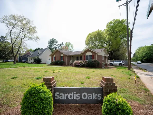 9800 Sardis Oaks Rd #1, Charlotte, NC 28270