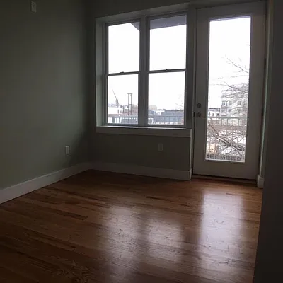 Rented by Evergreen Apartments BK | media 22