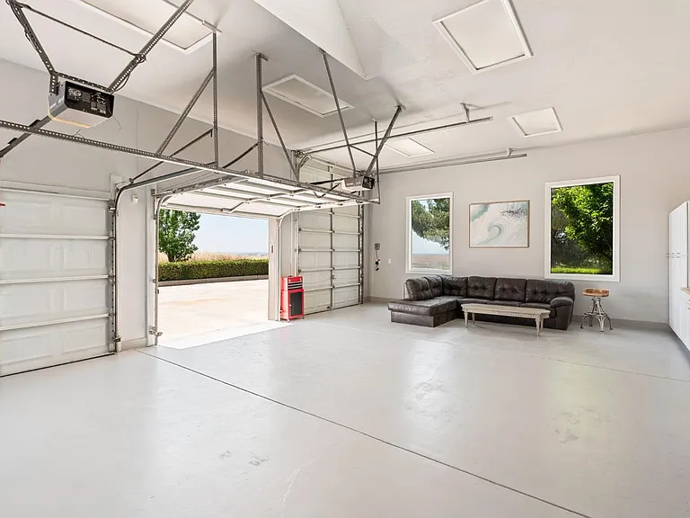 14215 Killarney Dr — Photo 81