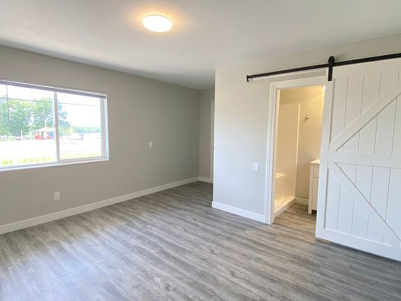 5th image of 710 2nd Ave N #1