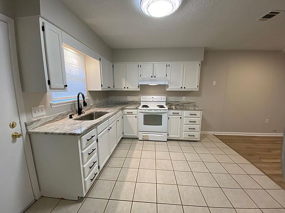 2nd image of 203 Buddy Phelps Dr
