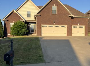 1615 Edgewater Ln, Clarksville, TN 37043