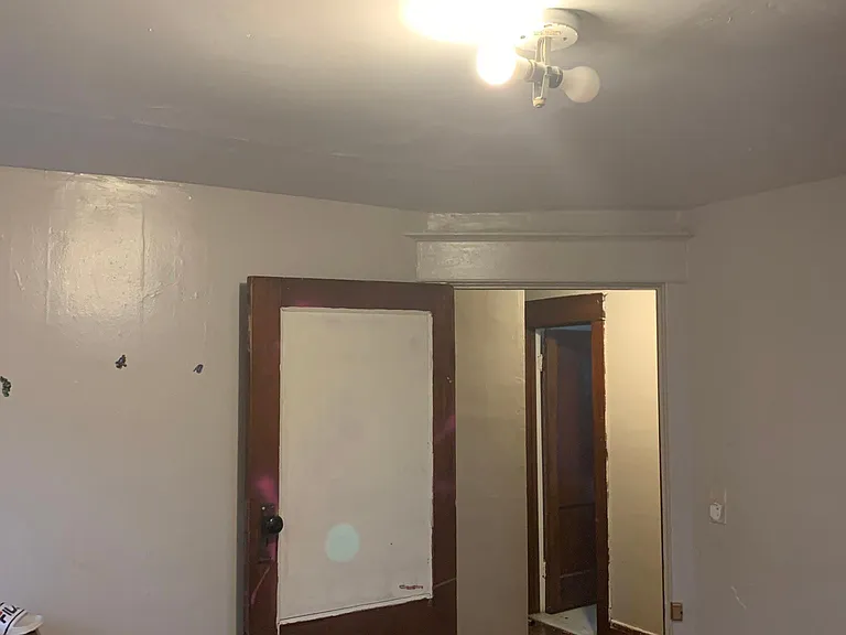 482 Lisbon Ave — Photo 2