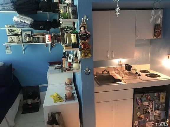 5th image of 140 W 69th St APT 36B