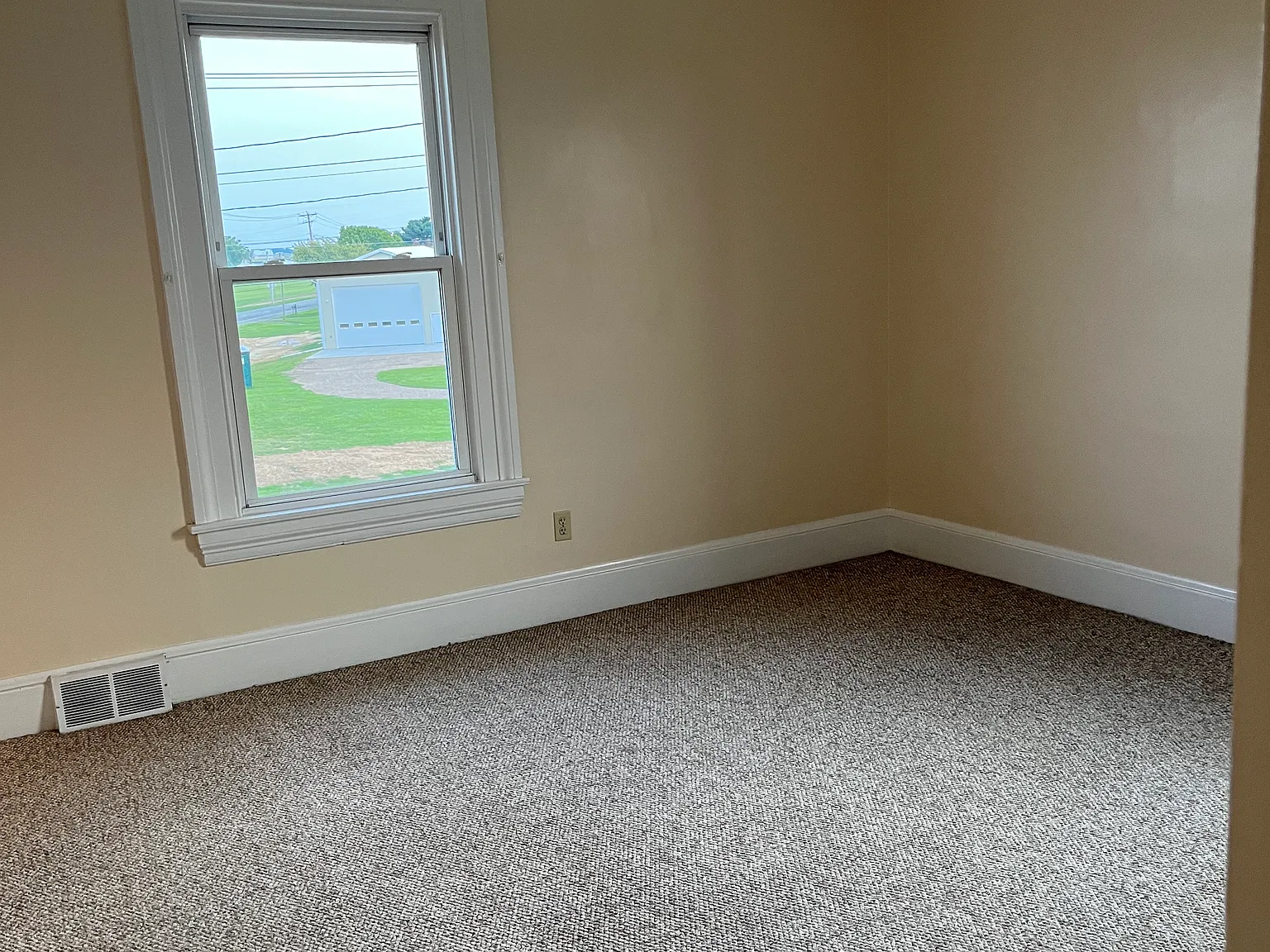 2 bed, 1085 sqft, $1,600 — Photo 4