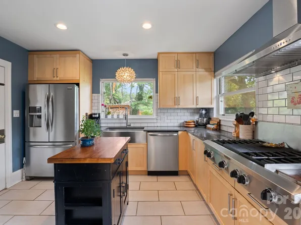 348 Beaucatcher Rd, Asheville, NC 28805