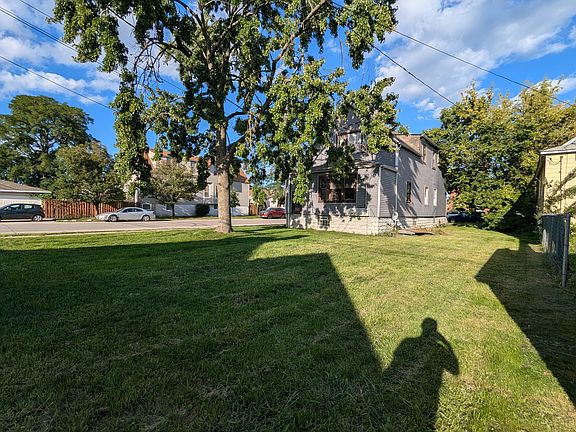 4th image of 10700 S Avenue M