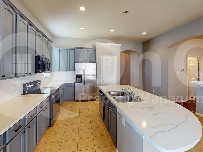 413 Driftwood Ct — Photo 4