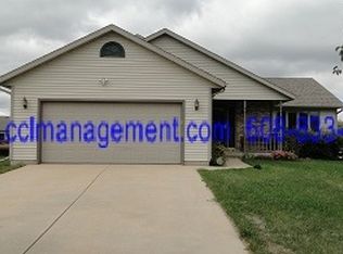 518 N Heatherstone Dr, Sun Prairie, WI 53590