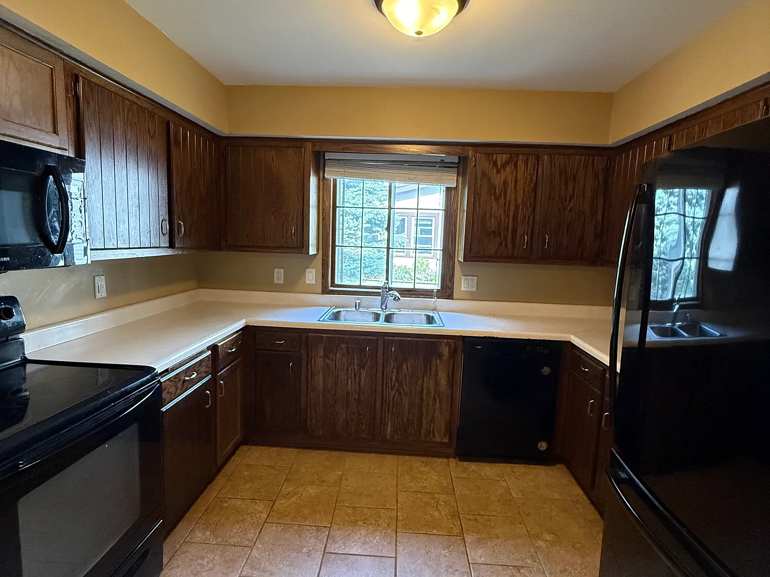 3 bed, 1.5 bath, 1500 sqft, $2,195 — Photo 3