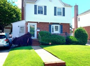 5825 213th St, Bayside, NY 11364
