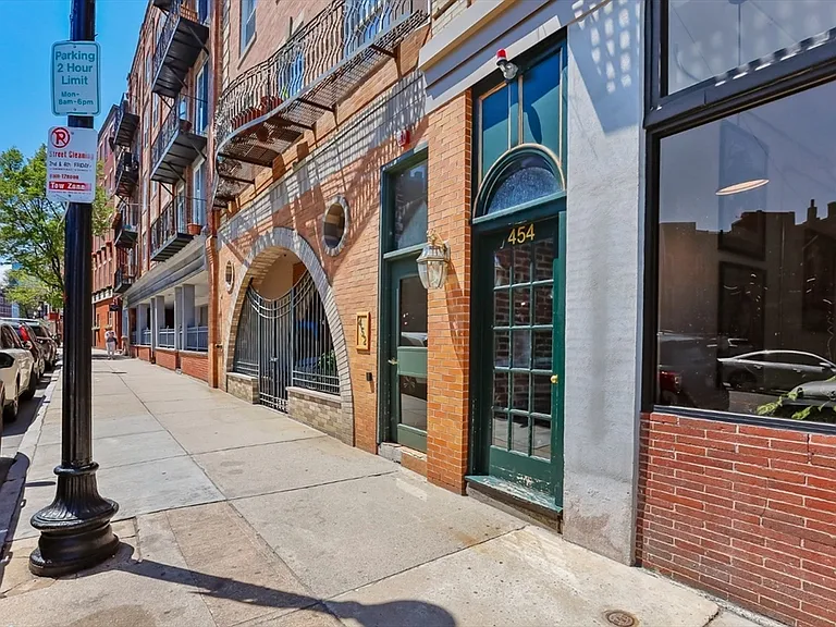 454 Hanover St #4 — Photo 20