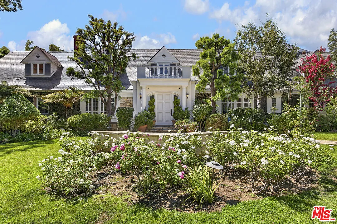 6 bed, 6.5 bath, 7709 sqft, $52,000 — Photo 1