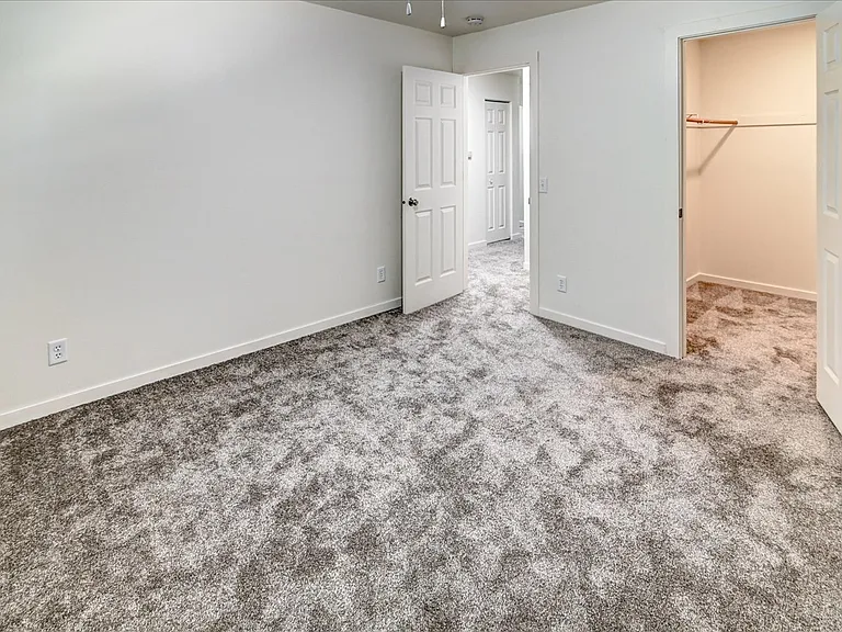 1802 Lake Point Dr #4 — Photo 10
