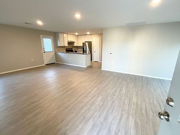3rd image of 4446 Glades Way