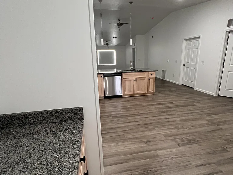 212 S Taylor St — Photo 7