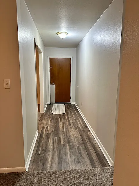 View from hallway to front door. - 2508 Willamette Rd