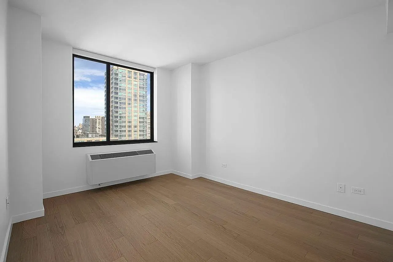 75 West End Avenue — Photo 1