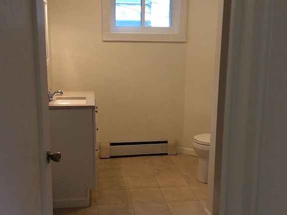 spacious bathroom 