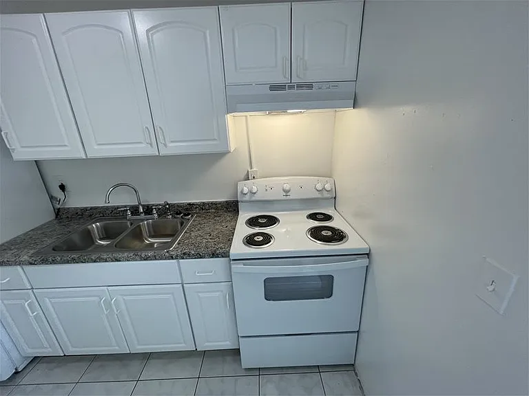 613 5th St #3 — Photo 4