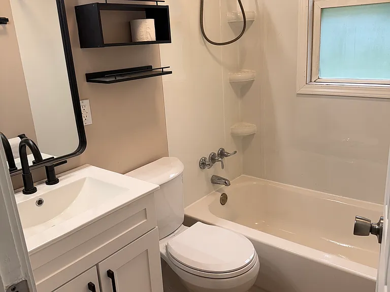 116 Victory Dr — Photo 8