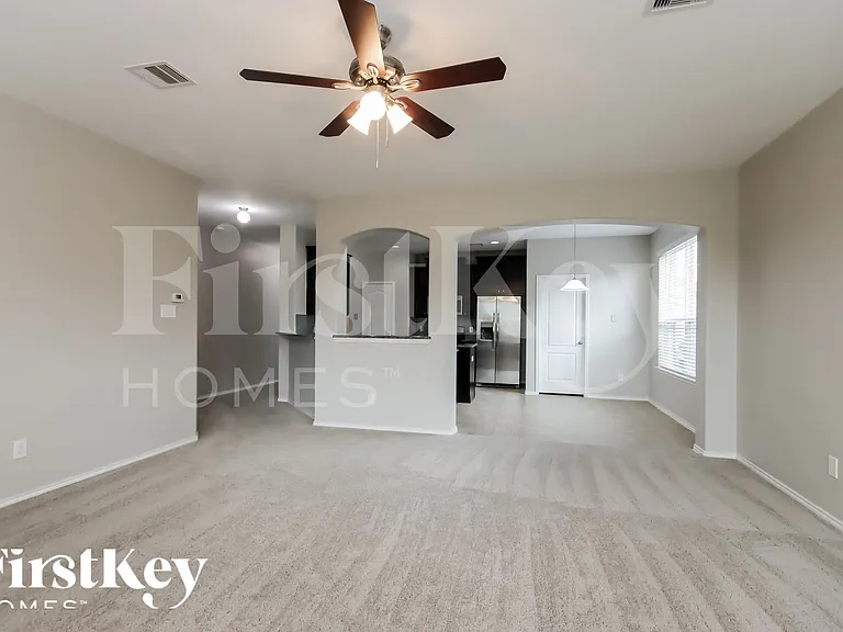 2526 Cold River Dr — Photo 3