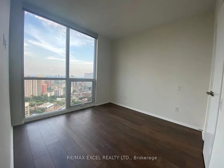 45 Charles St E #3312 — Photo 31