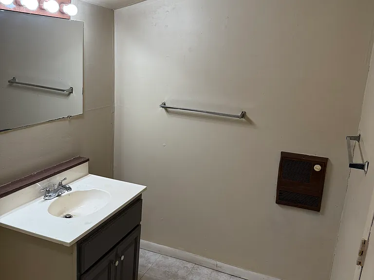 2134 N Norfolk Ave — Photo 12