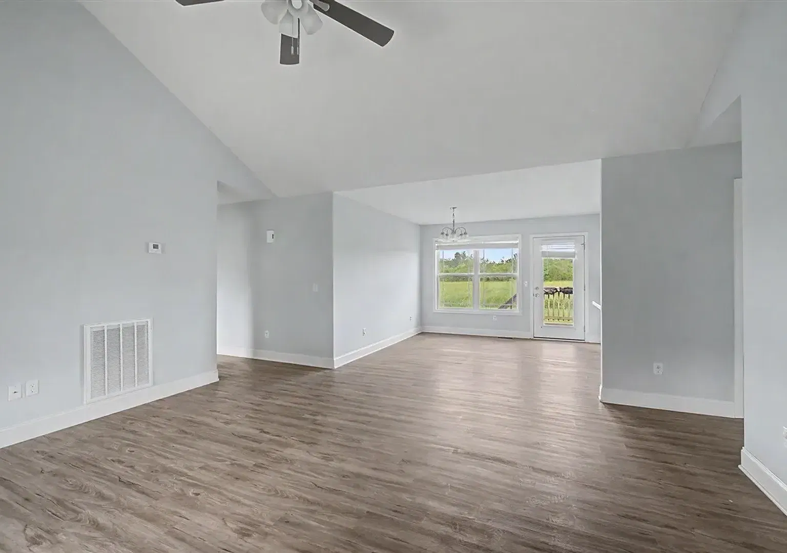 3 Bed/2 Bath Home with 2 Car Garage — Photo 2