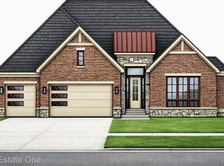53755 Addington Dr, Macomb, MI 48042