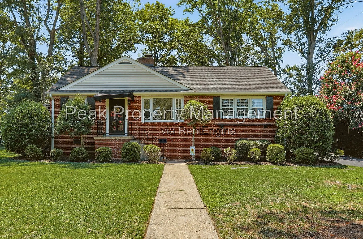 3 bed, 2.0 bath, 1745 sqft, $2,500 — Photo 2