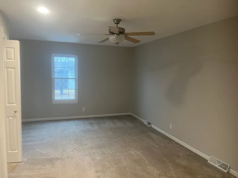 845 E Pinewood St — Photo 15