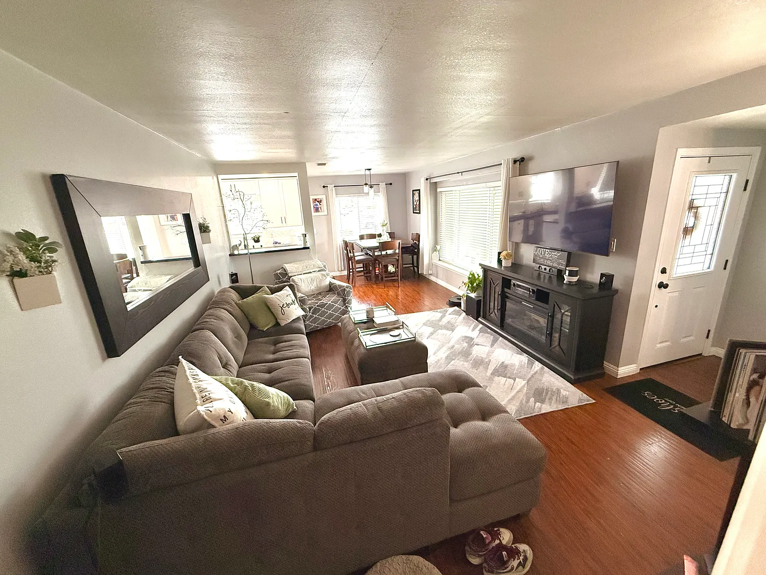 3 bed, 1.5 bath, 1118 sqft, $3,625 — Photo 3