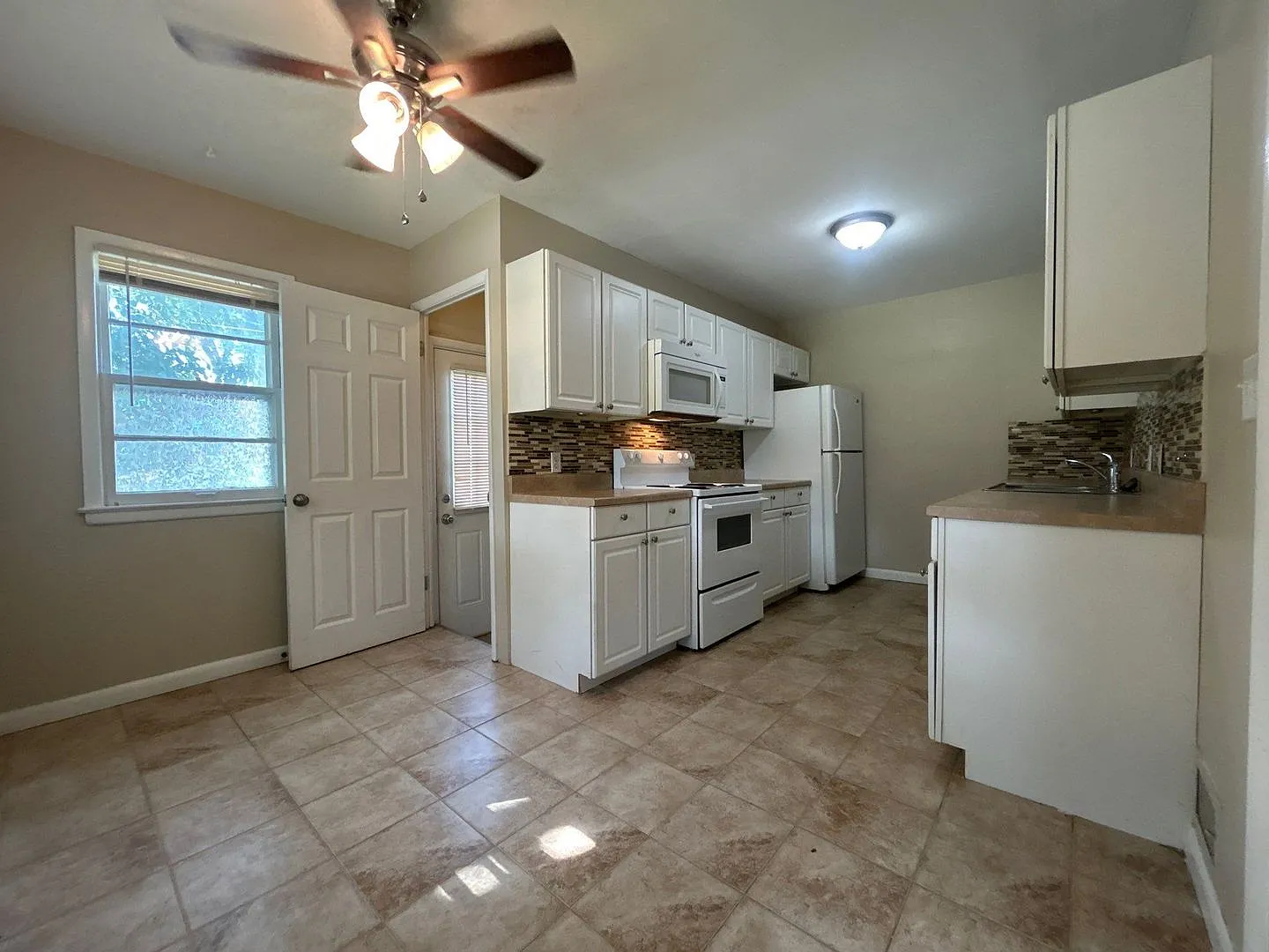 5801 Lafayette (Omaha, NE) — Photo 4