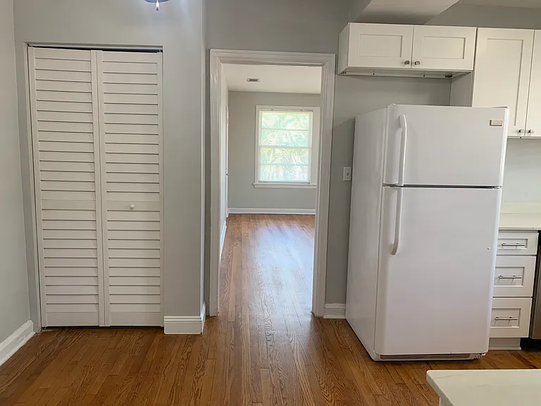 2344 Oak St #3 — Photo 3