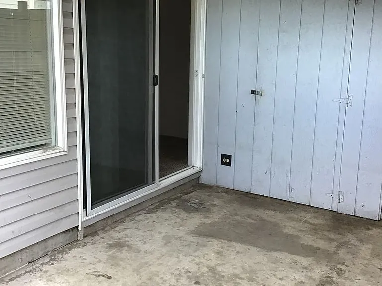 Main — Photo 7