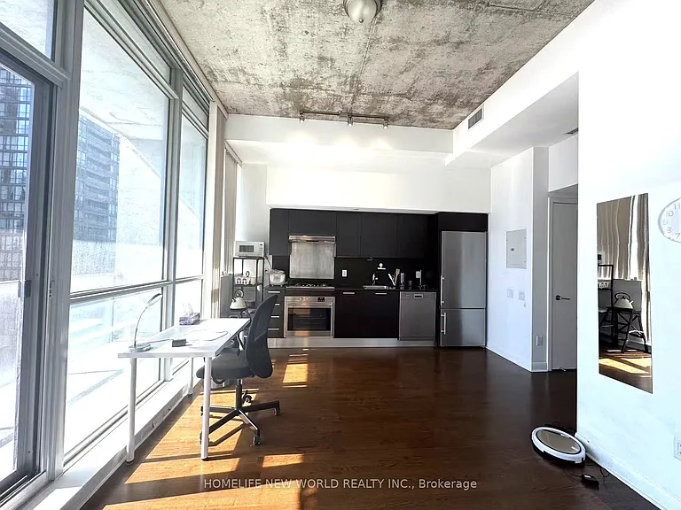 375 King St W #1701 — Photo 16