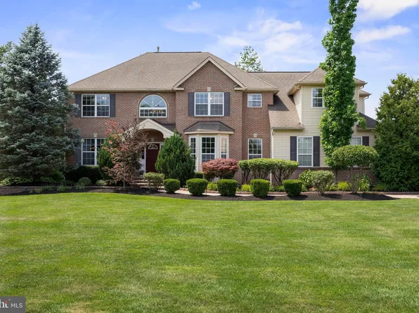 208 Hickory Ln, Mullica Hill, NJ 08062