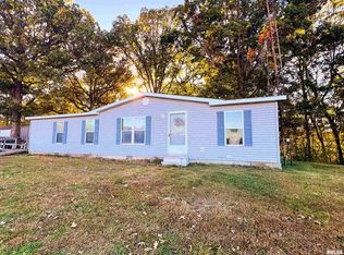 21855 Dawson St, Greenview, IL 62642