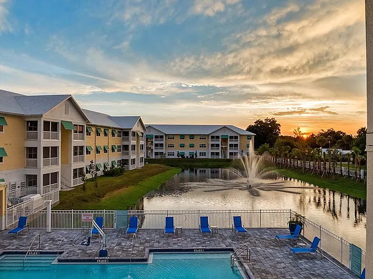 Waterline Bonita Springs — Photo 14