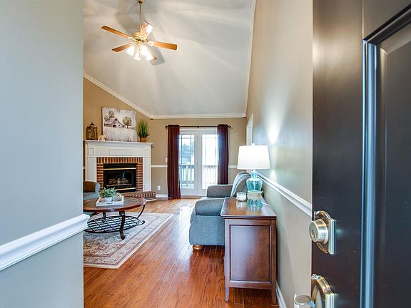 4th image of 225 Daly Dr
